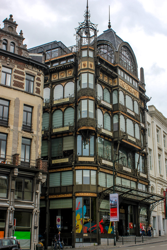 Fachada del edificio de estilo Art Nouveau 'Old England' en Bruselas.